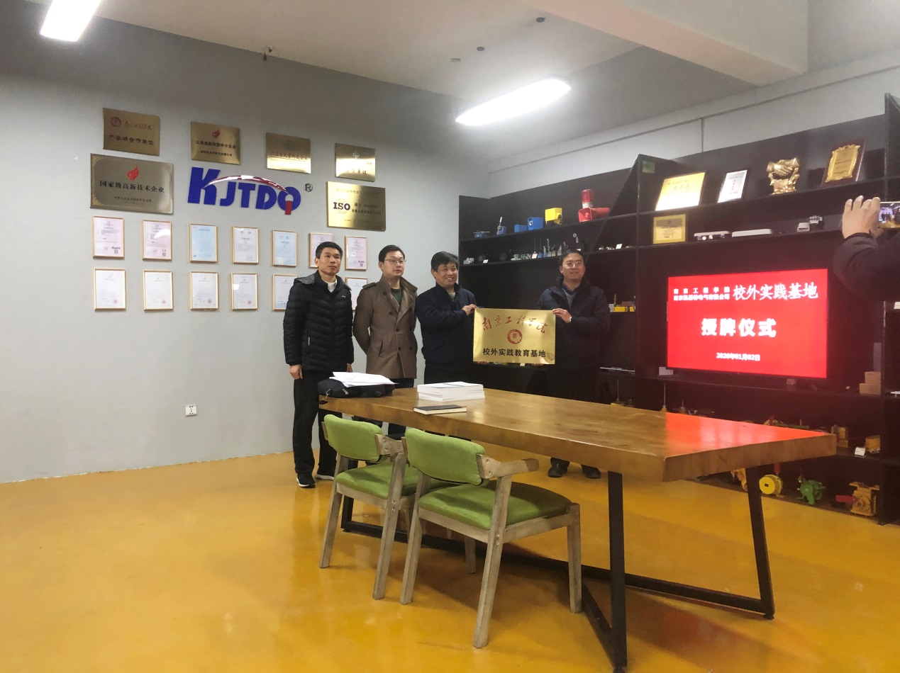 9149f3bd058ed0ddf1b2e0fe665a8fc3 9149f3bd058ed0ddf1b2e0fe665a8fc3